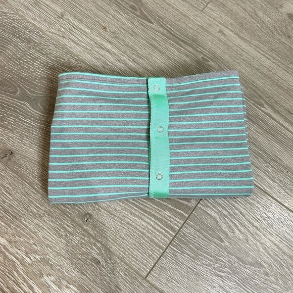 Lululemon Vinyasa Scarf - Heathered Slate/Green - Picture 5 of 6